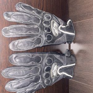 Leather motorcycle gloves
